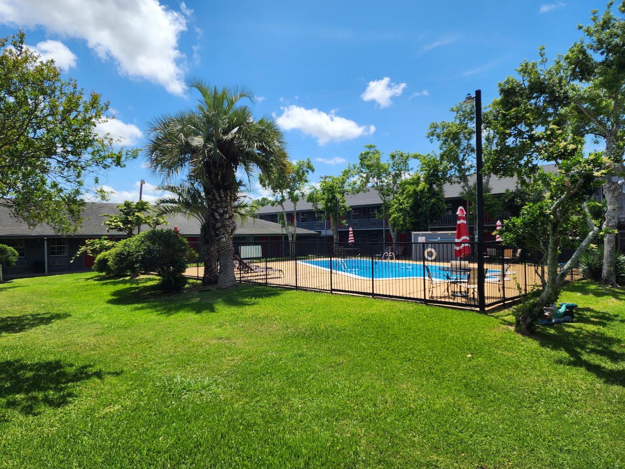 Red Carpet Inn - Houma Dış mekan fotoğraf